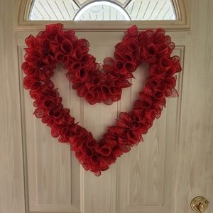 HEART DECO MESH WREATH VALENTINES